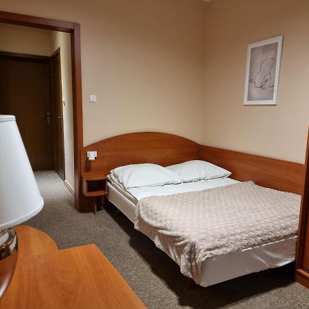 Hotel Jola Września Extérieur photo