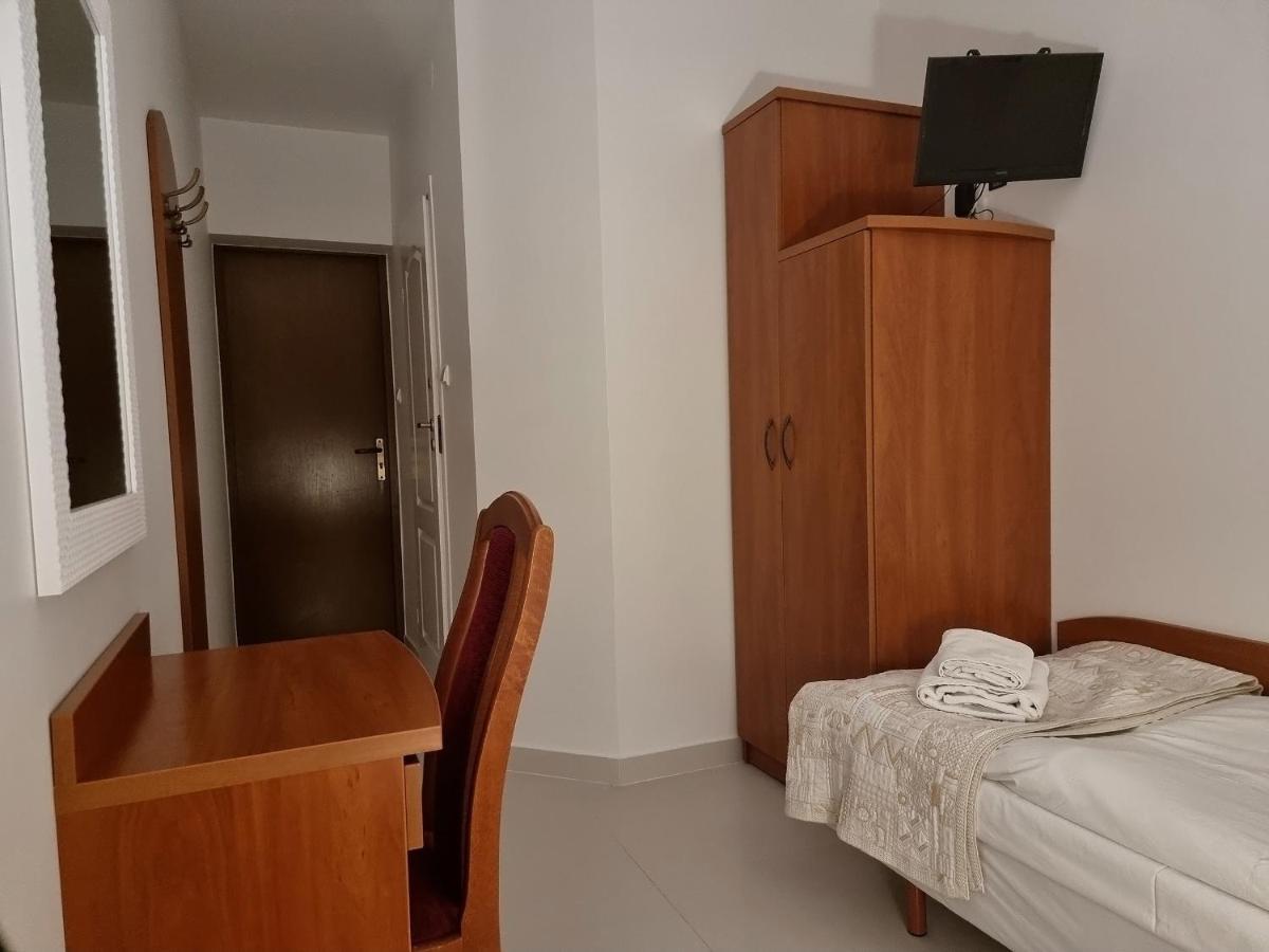 Hotel Jola Września Extérieur photo